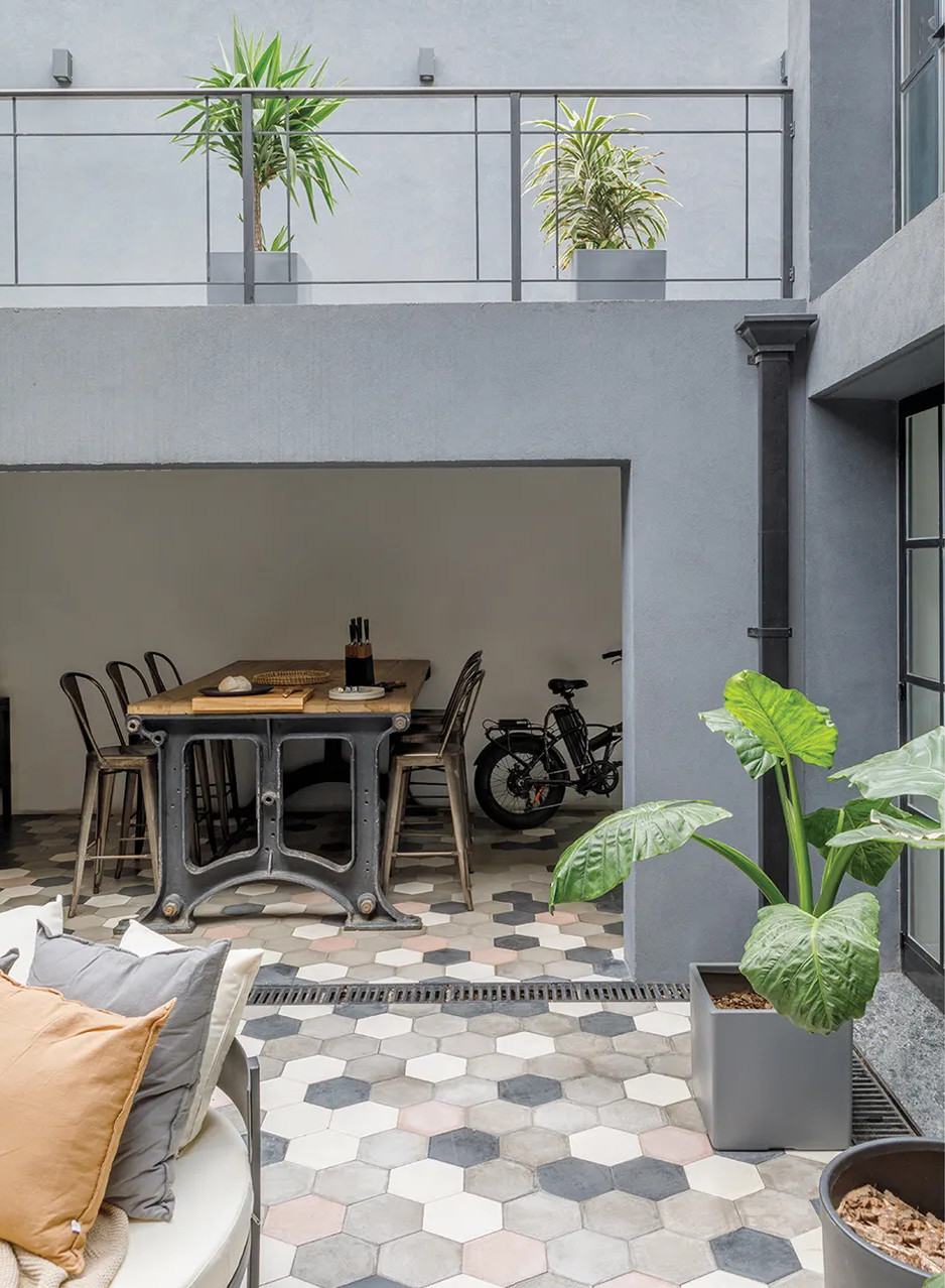 patio tomettes grise maison loft