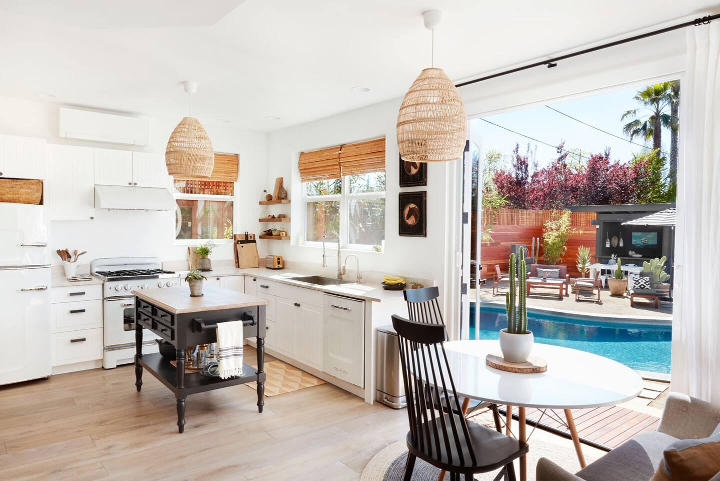cuisine ouverte avec salle à manger