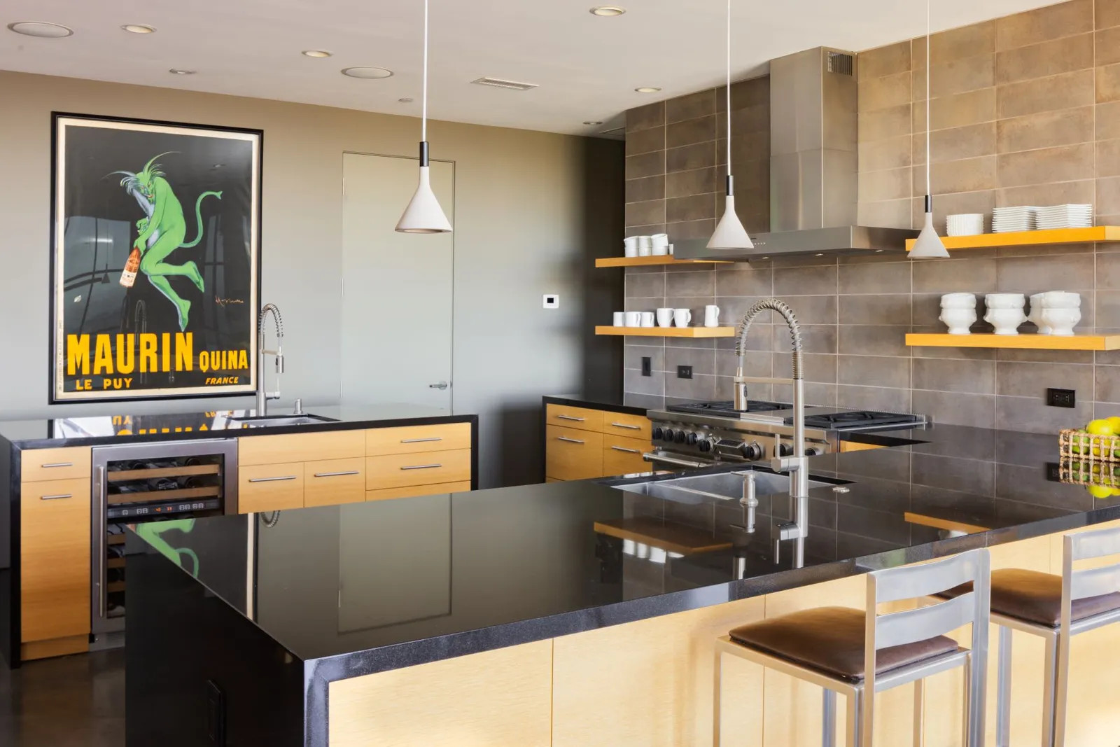 cuisine moderne bois et granit noir