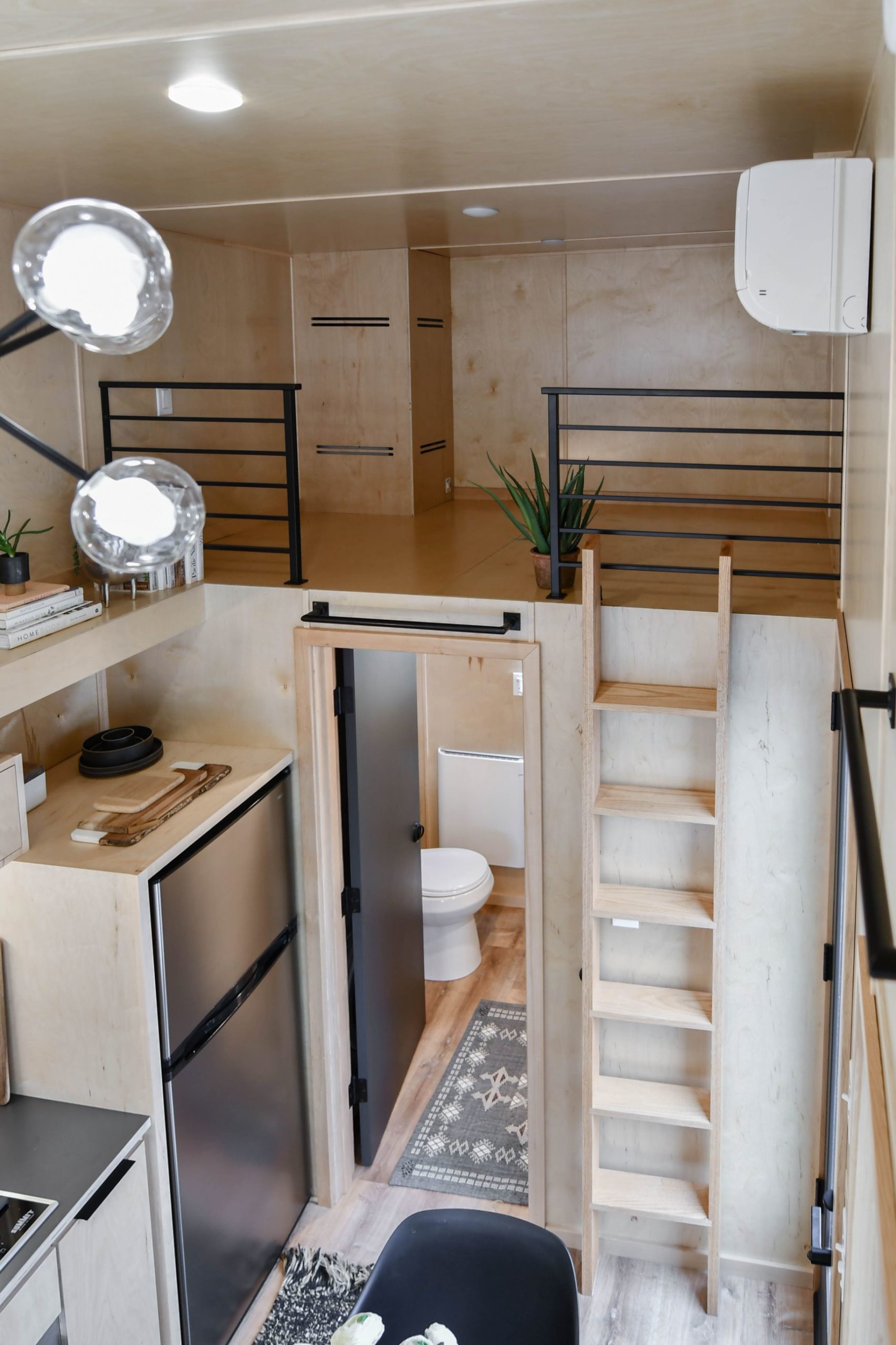 mezzanine avec échelle