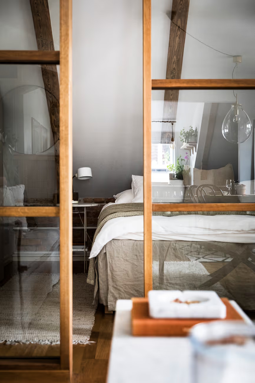 chambre avec verrière en bois