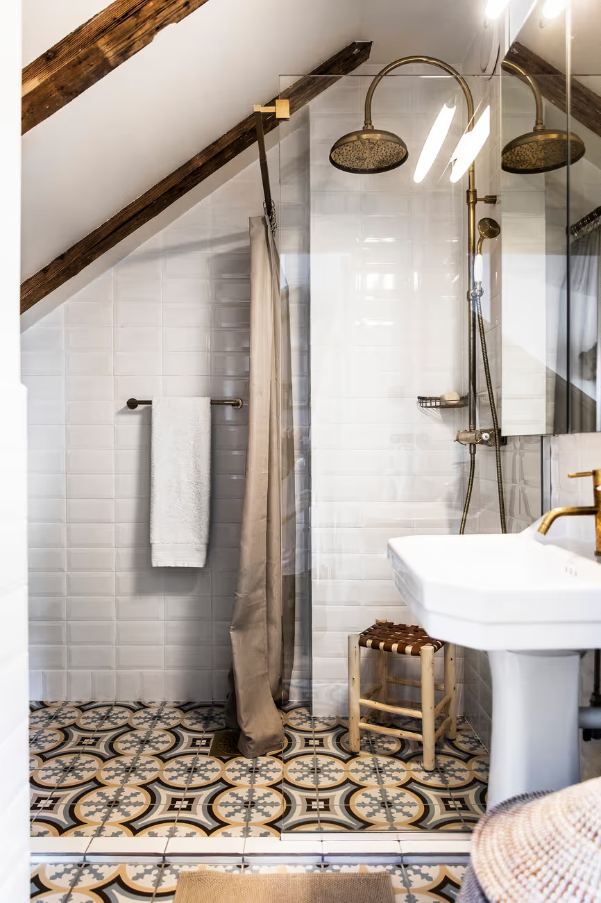 salle de bain avec carreaux de ciment appartement de 48m2