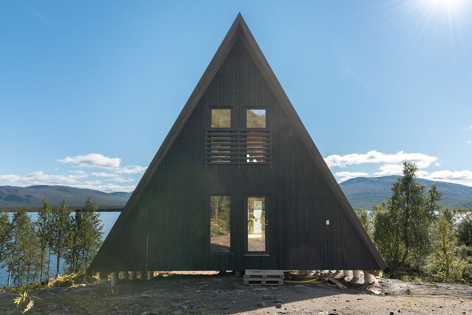 maison A-Frame bois noir 90m2 maison A-Frame bois noir 90m2