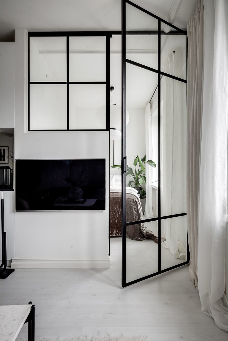 chambre avec porte verrière
