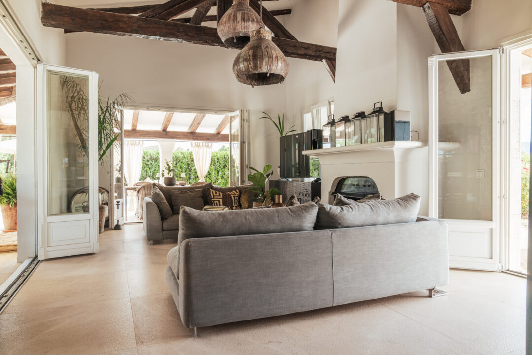 salon maison en pierres Majorque Casa Oliva