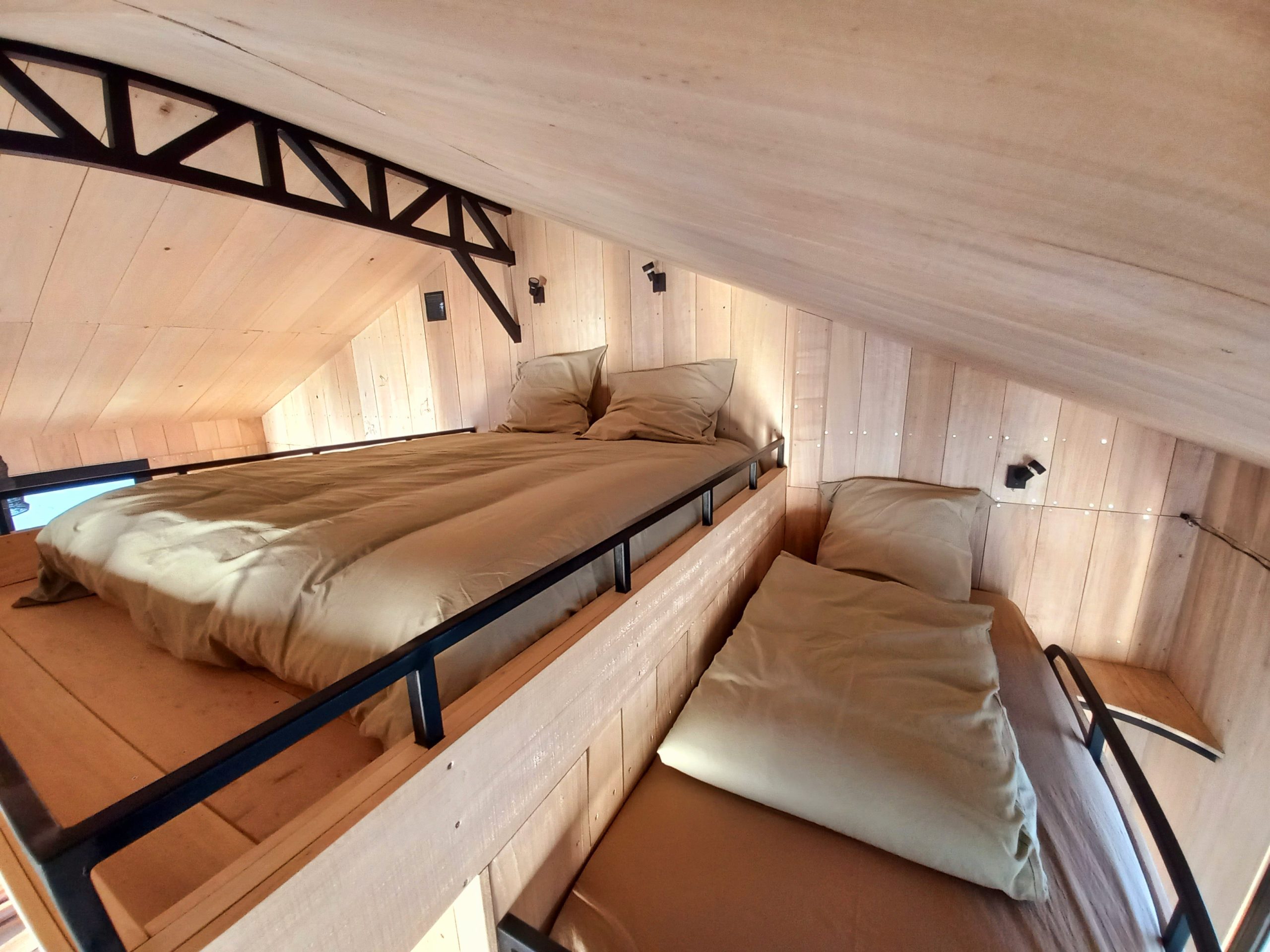 chambre mini maison bois sur l chambre mini maison bois sur l'eau Cabane de Pamme