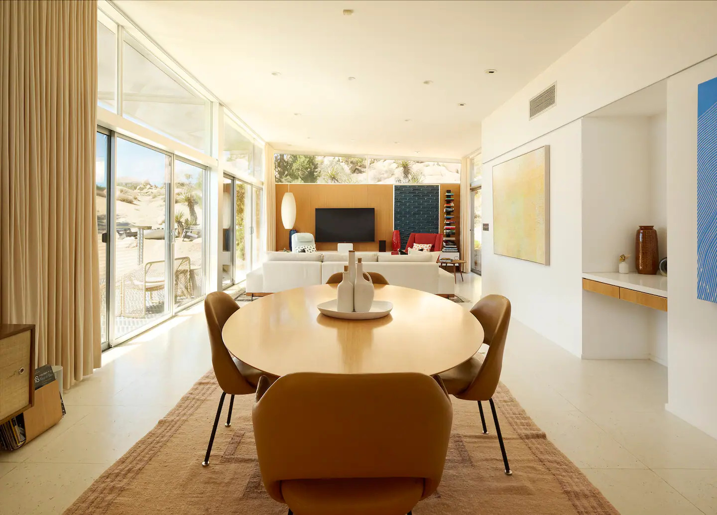 salon et salle à manger avec baies vitrées salon et salle à manger avec baies vitrées