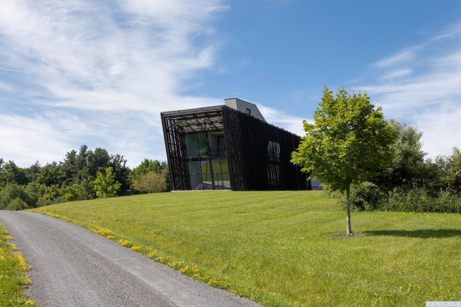 façade bois brûlé Sleeve House façade bois brûlé Sleeve House