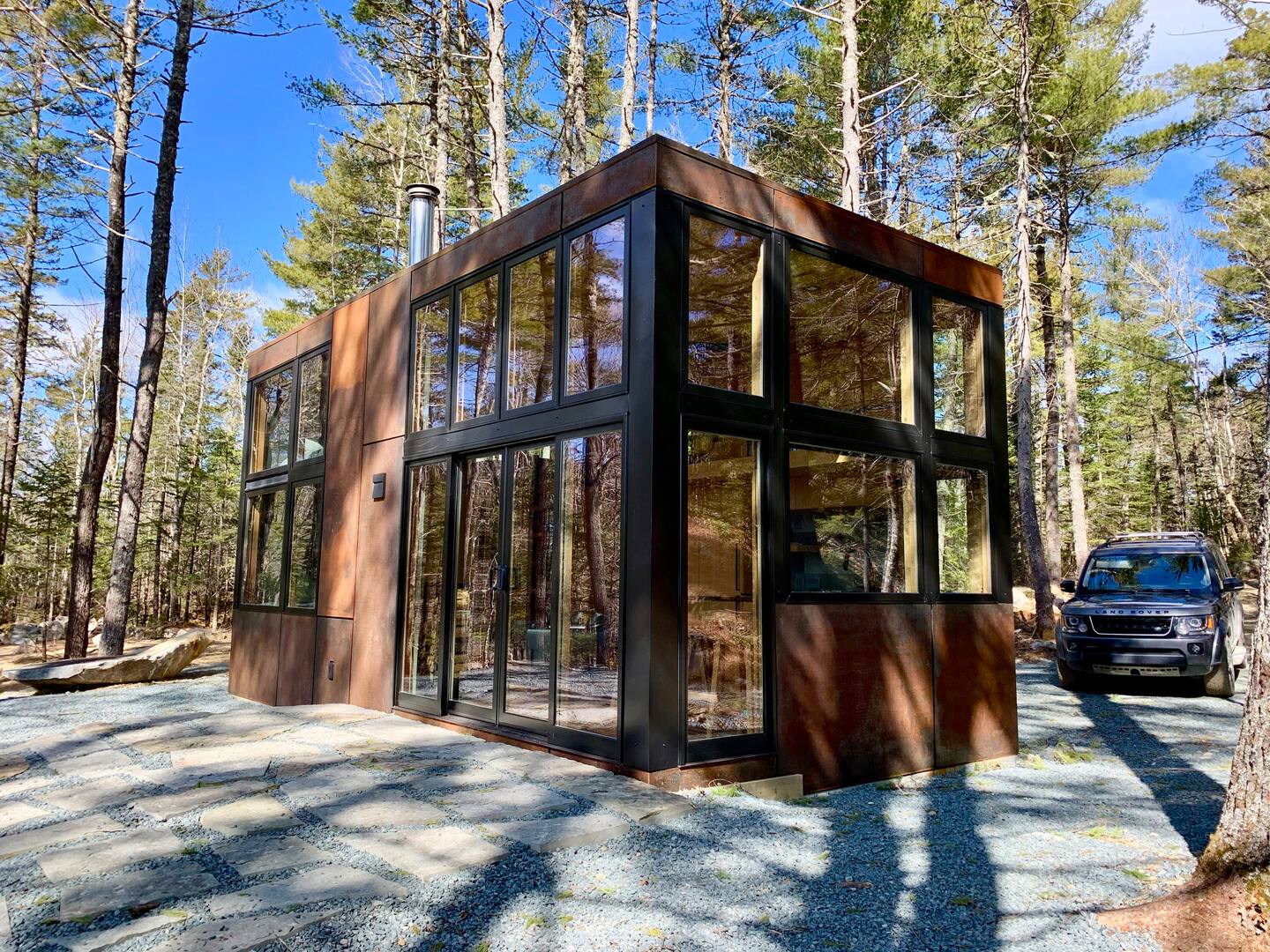 mini maison préfabriquée 40m2 acier et bois
