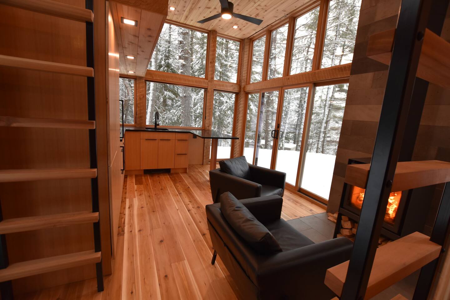 salon mini maison préfabriquée 40m2 acier et bois