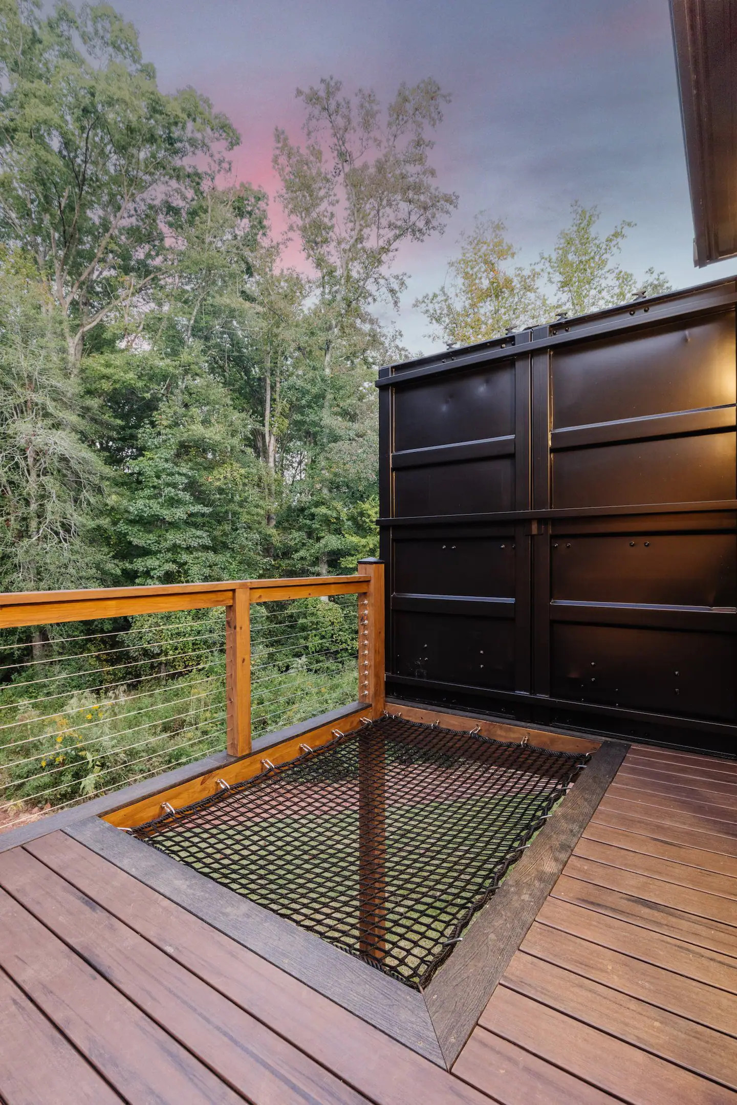 terrasse bois avec filet maison container 35m2 terrasse bois avec filet maison container 35m2