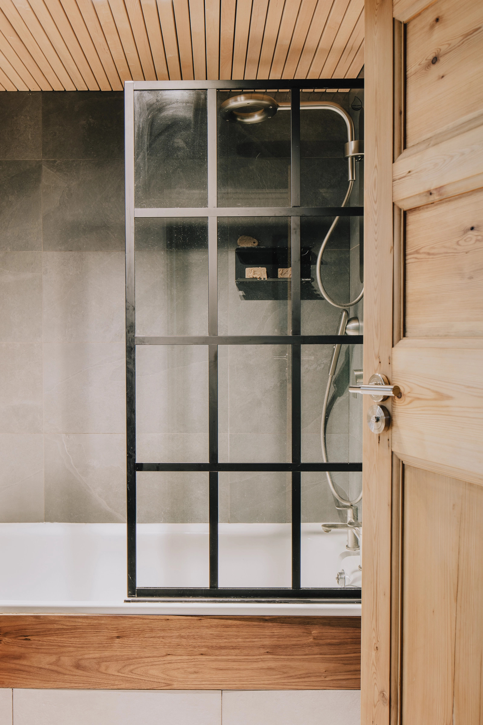 salle de bain matériaux naturels