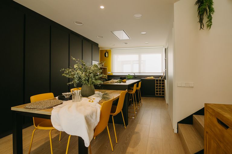 cuisine jaune et noire