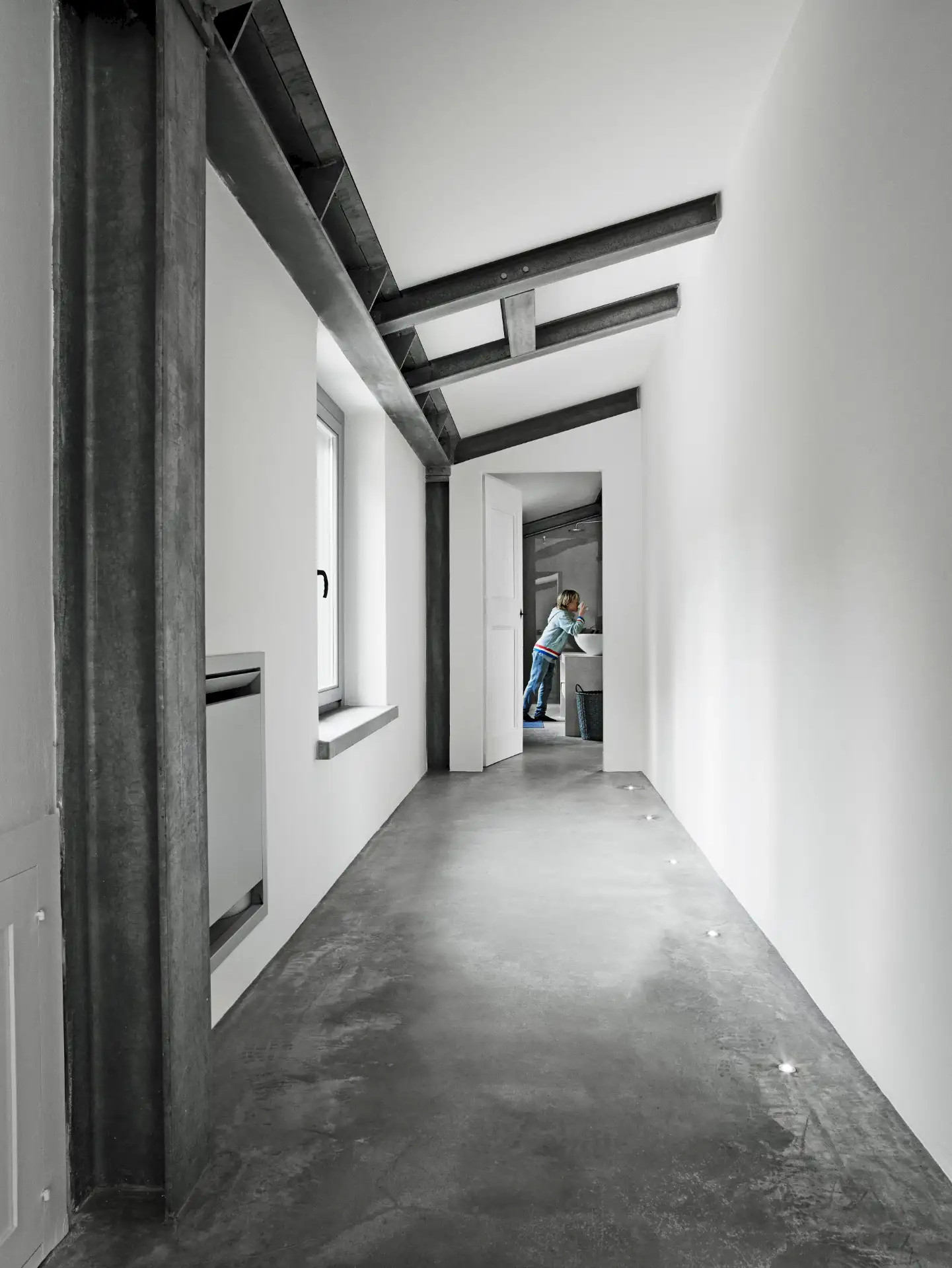 couloir sol béton Villa Vergelle couloir sol béton Villa Vergelle