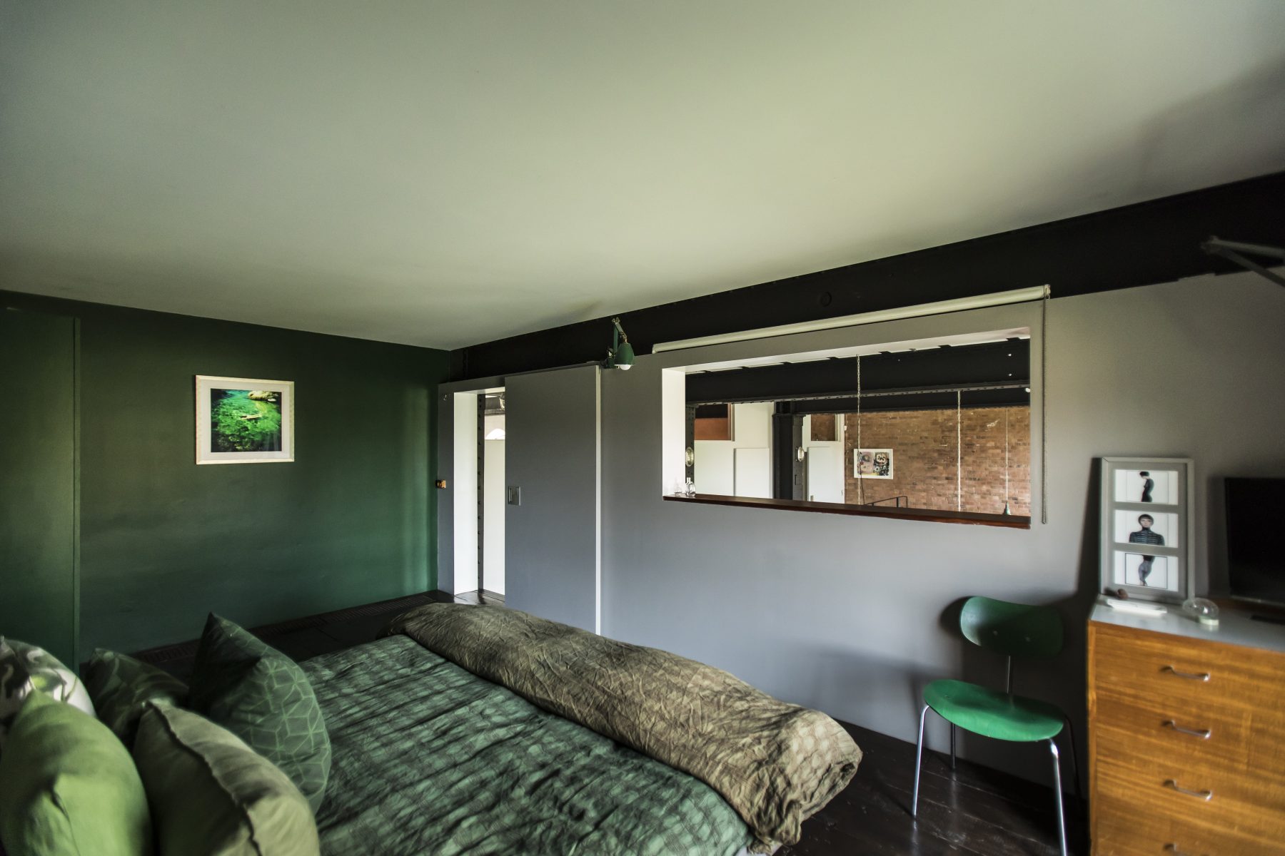 chambre verte et briques Spratts Factory