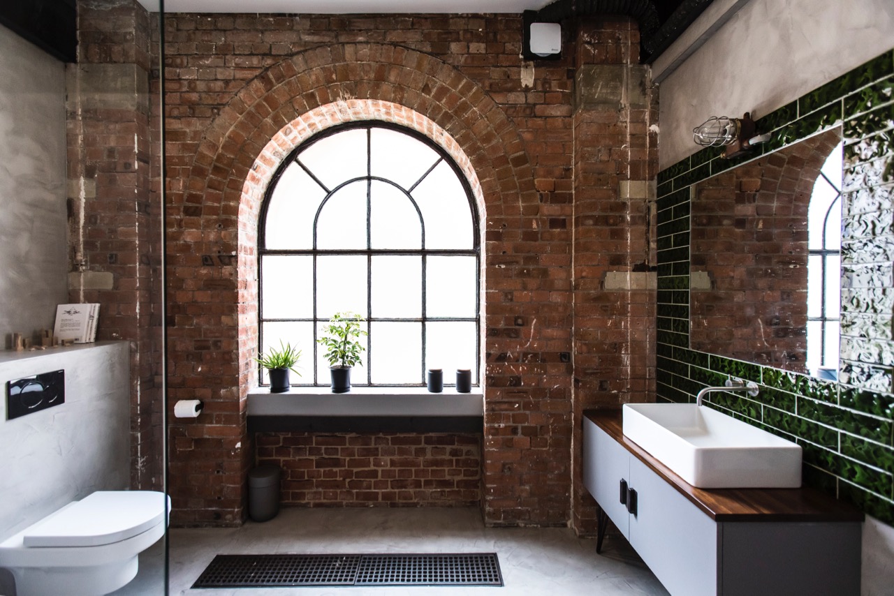 salle de bain briques loft Spratts Factory