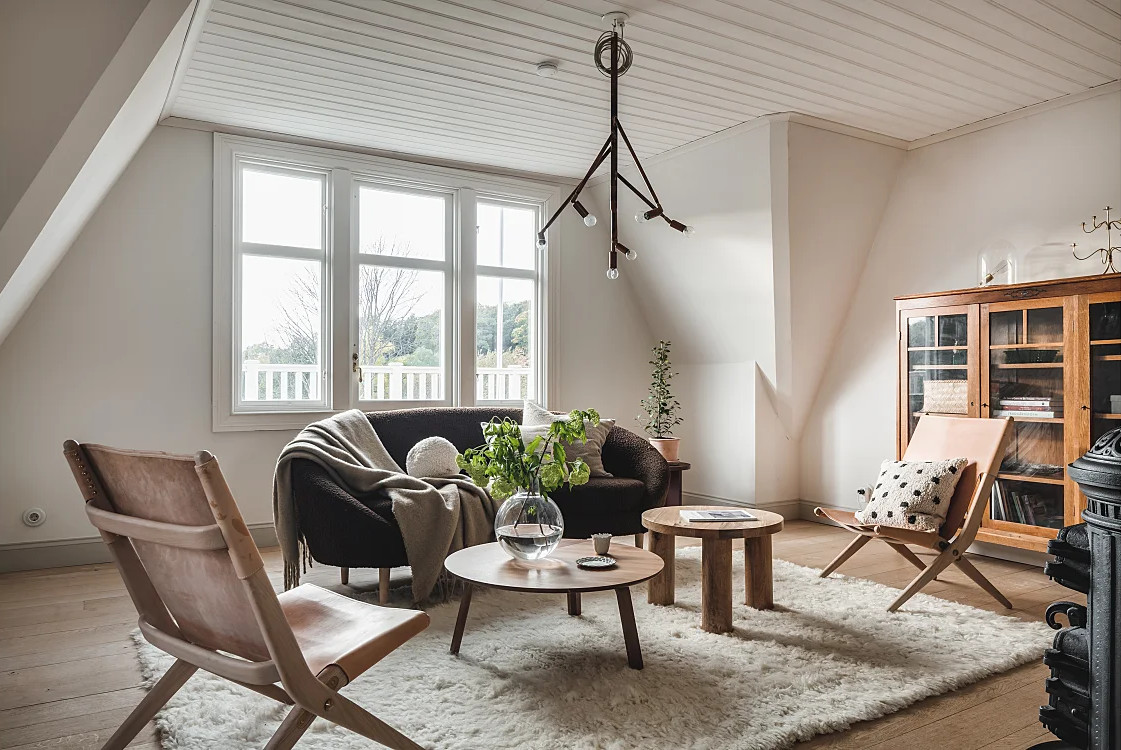 salon mansardé décoration scandinave