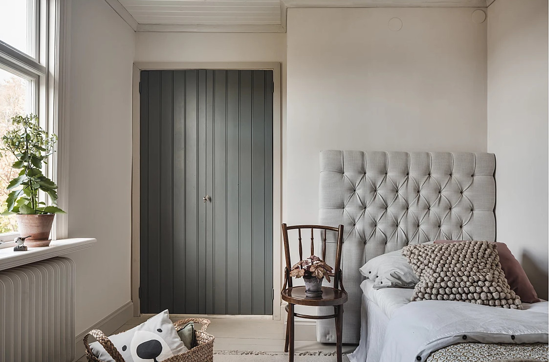 chambre beige et verte décoration scandinave