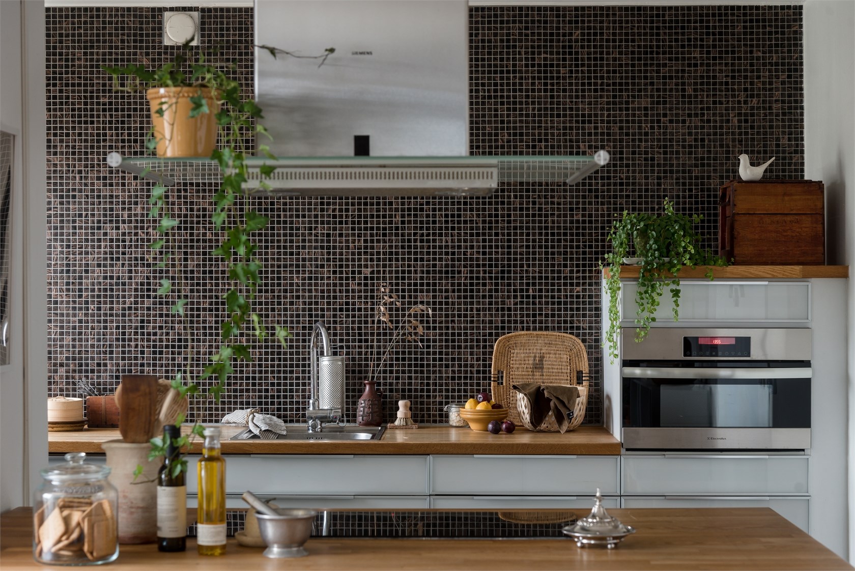 cuisine ouverte design grise et noire cuisine ouverte design grise et noire