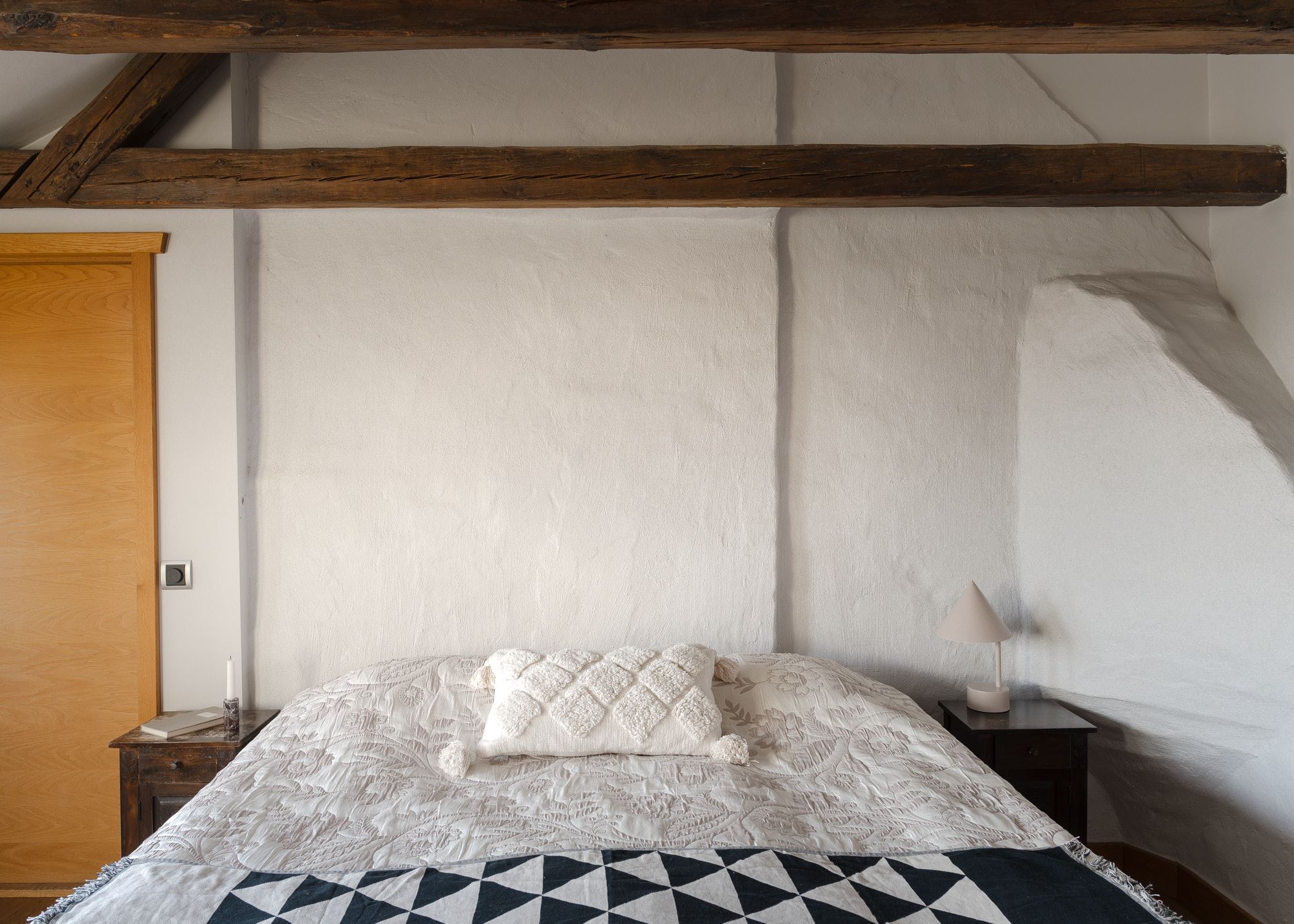 chambre mansardée avec poutres chambre mansardée avec poutres