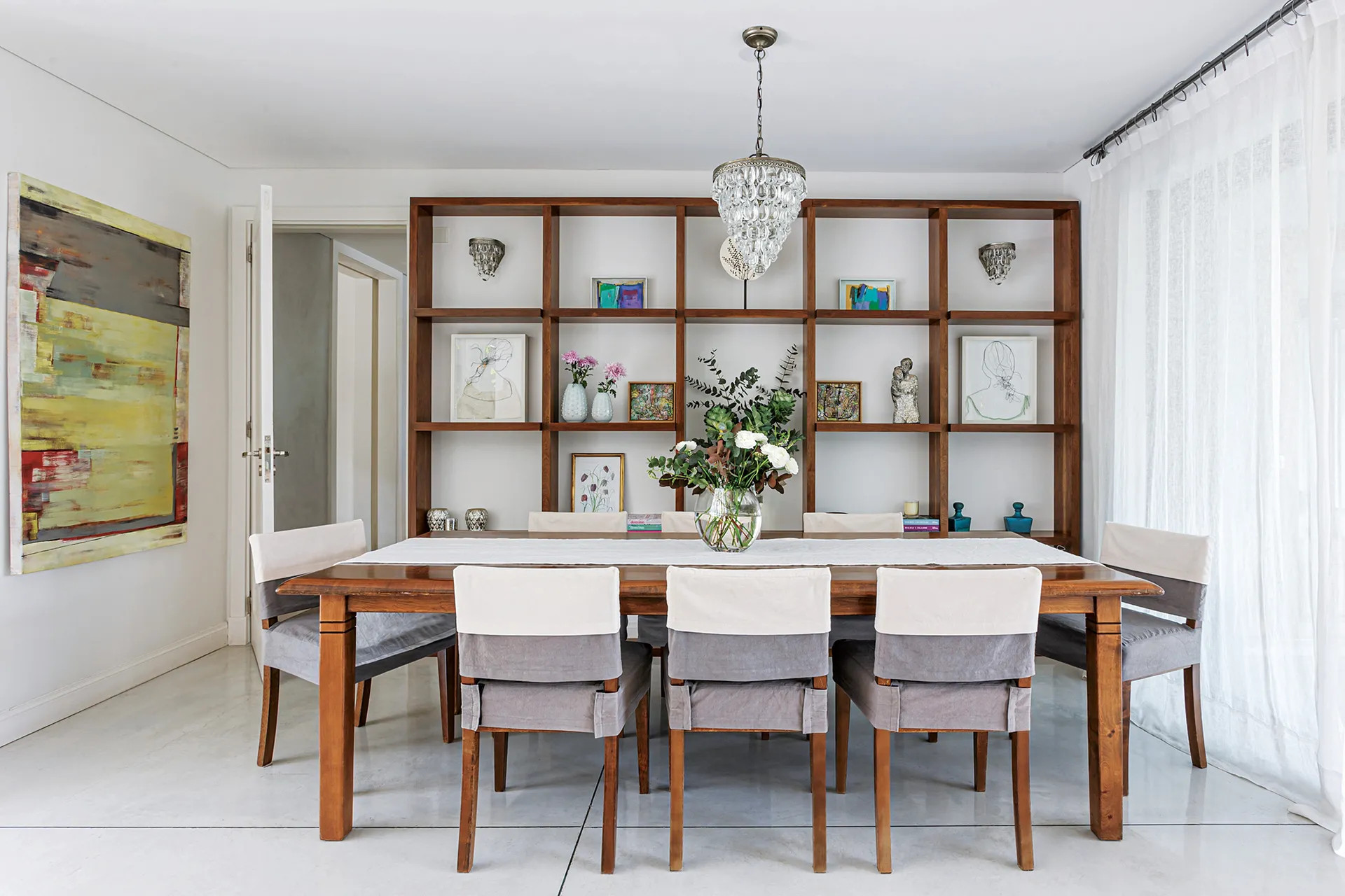salle à manger décoration naturelle mobilier bois sombre