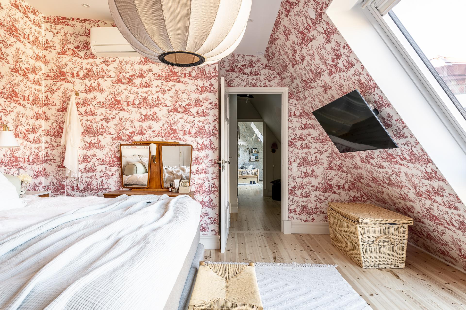 chambre papier-peint toile de Jouy rose chambre papier-peint toile de Jouy rose