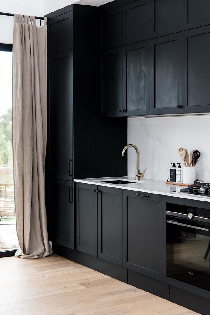 cuisine noire à cadres décoration design