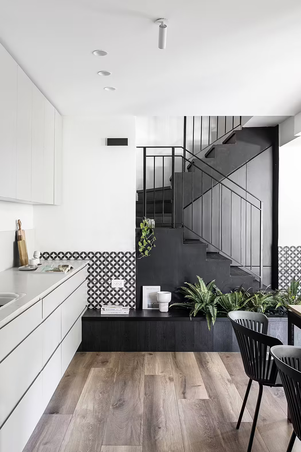 escalier avec plantes décoration contemporaine