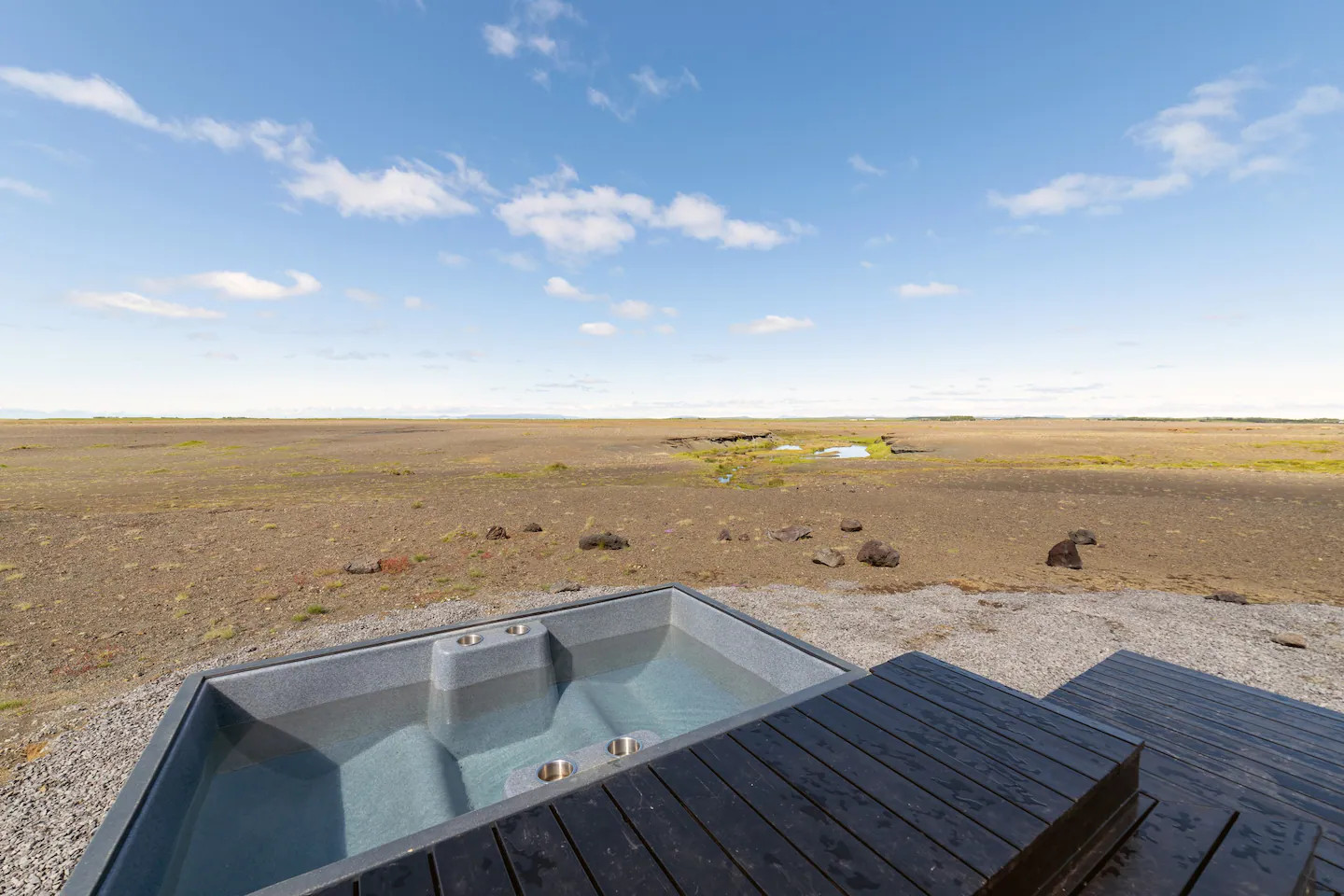 mini maison vitrée Islande avec jacuzzi