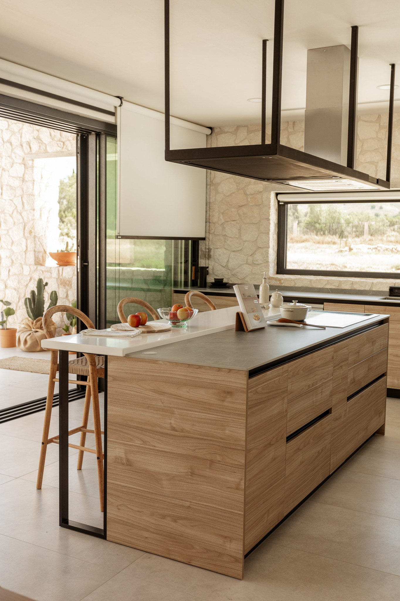 cuisine bois maison contemporaine photo Paloma Gonzalez Rey pour MAAF