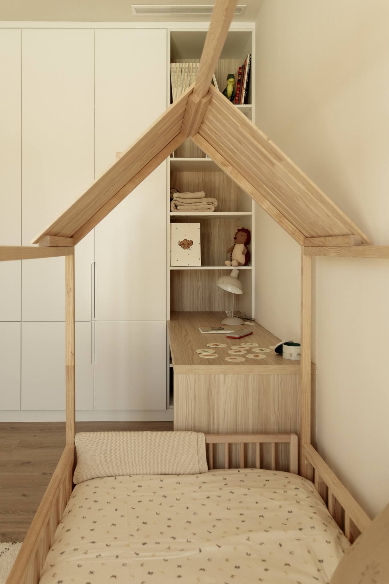 chambre enfant lit cabane photo Paloma Gonzalez Rey pour MAAF