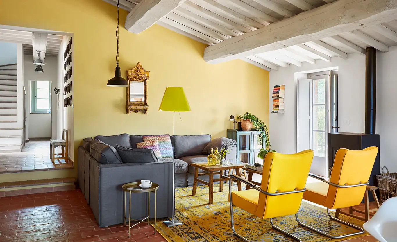 salon jaune maison Italie