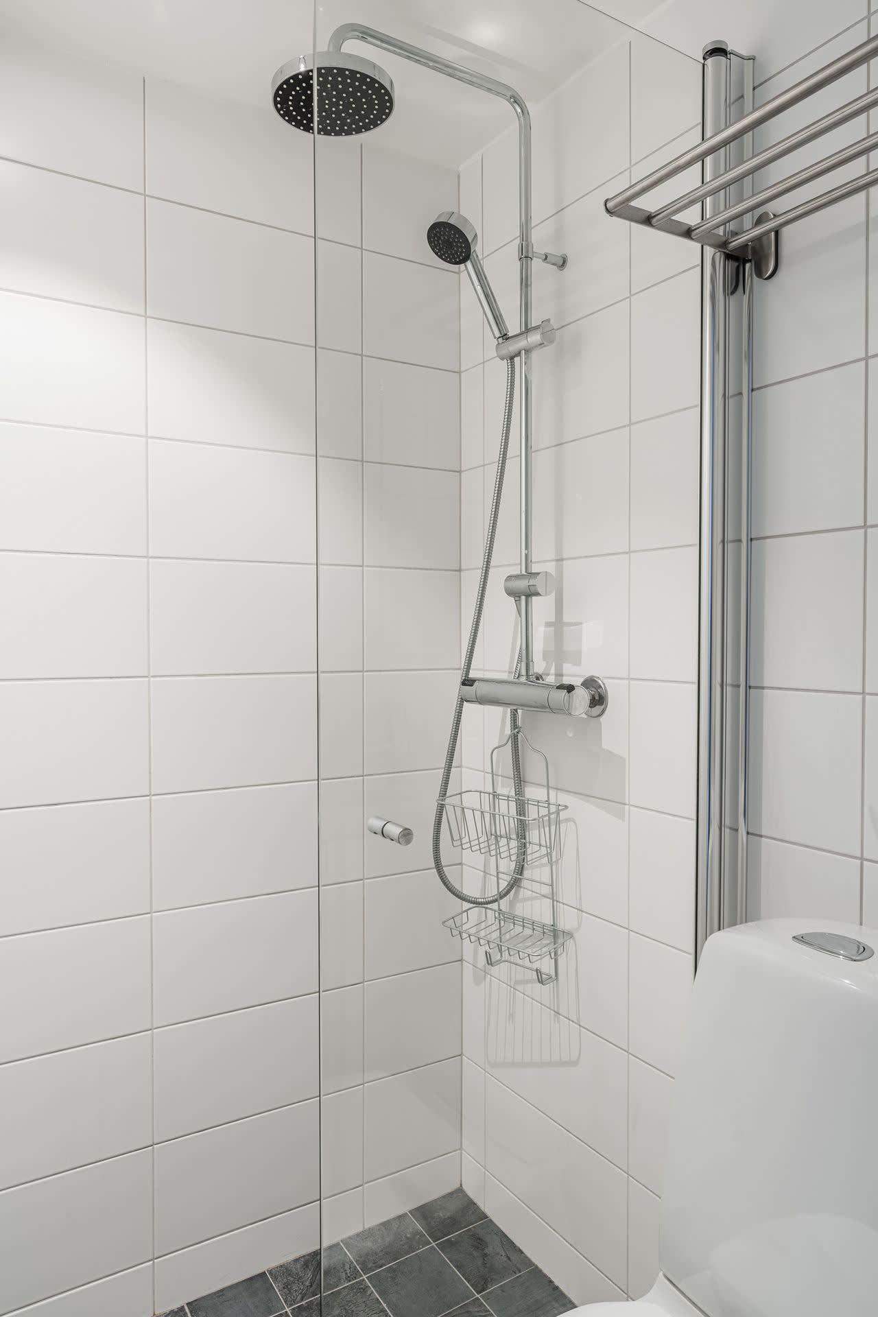 salle de bain blanche