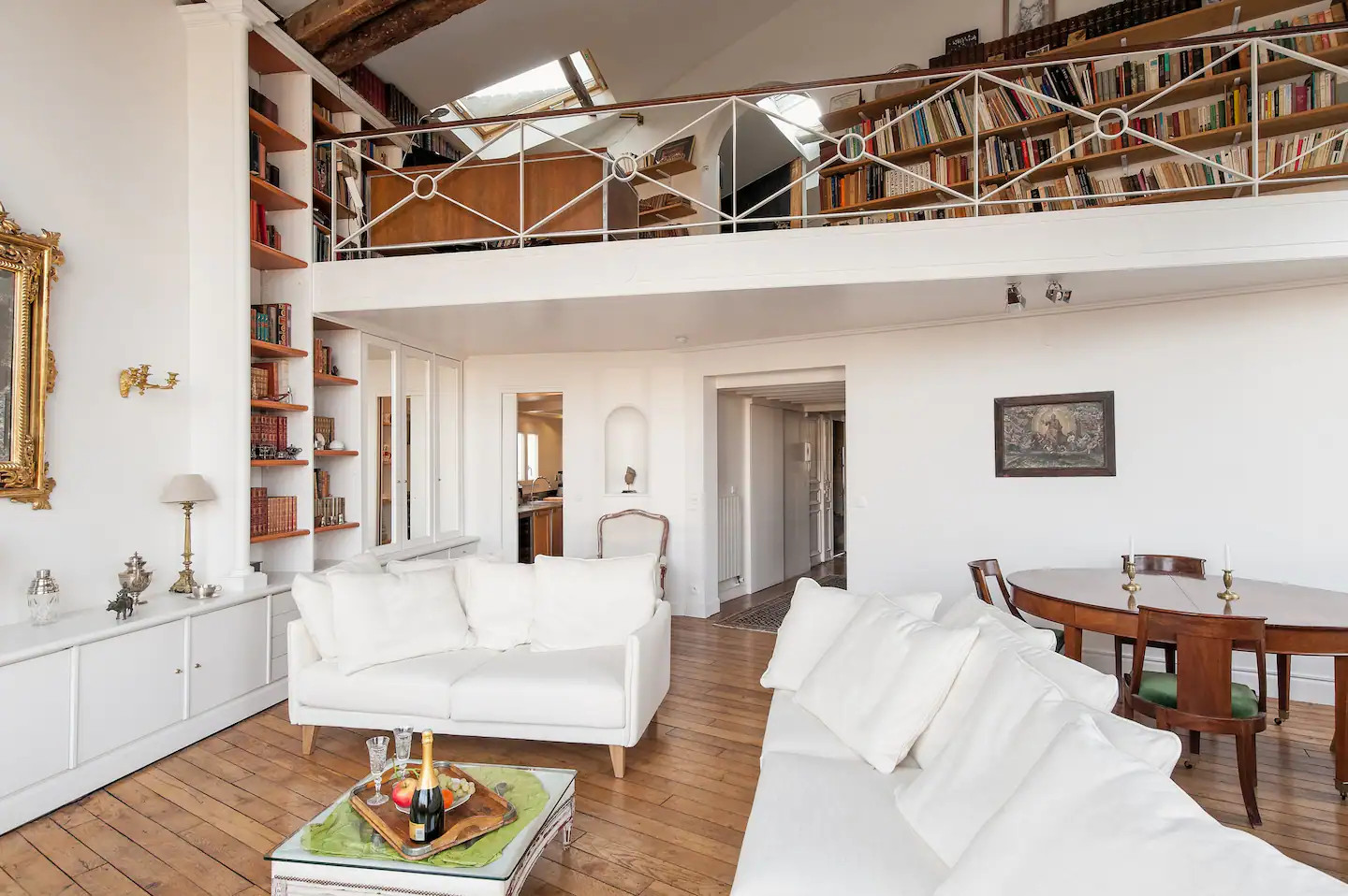 salon avec mezzanine