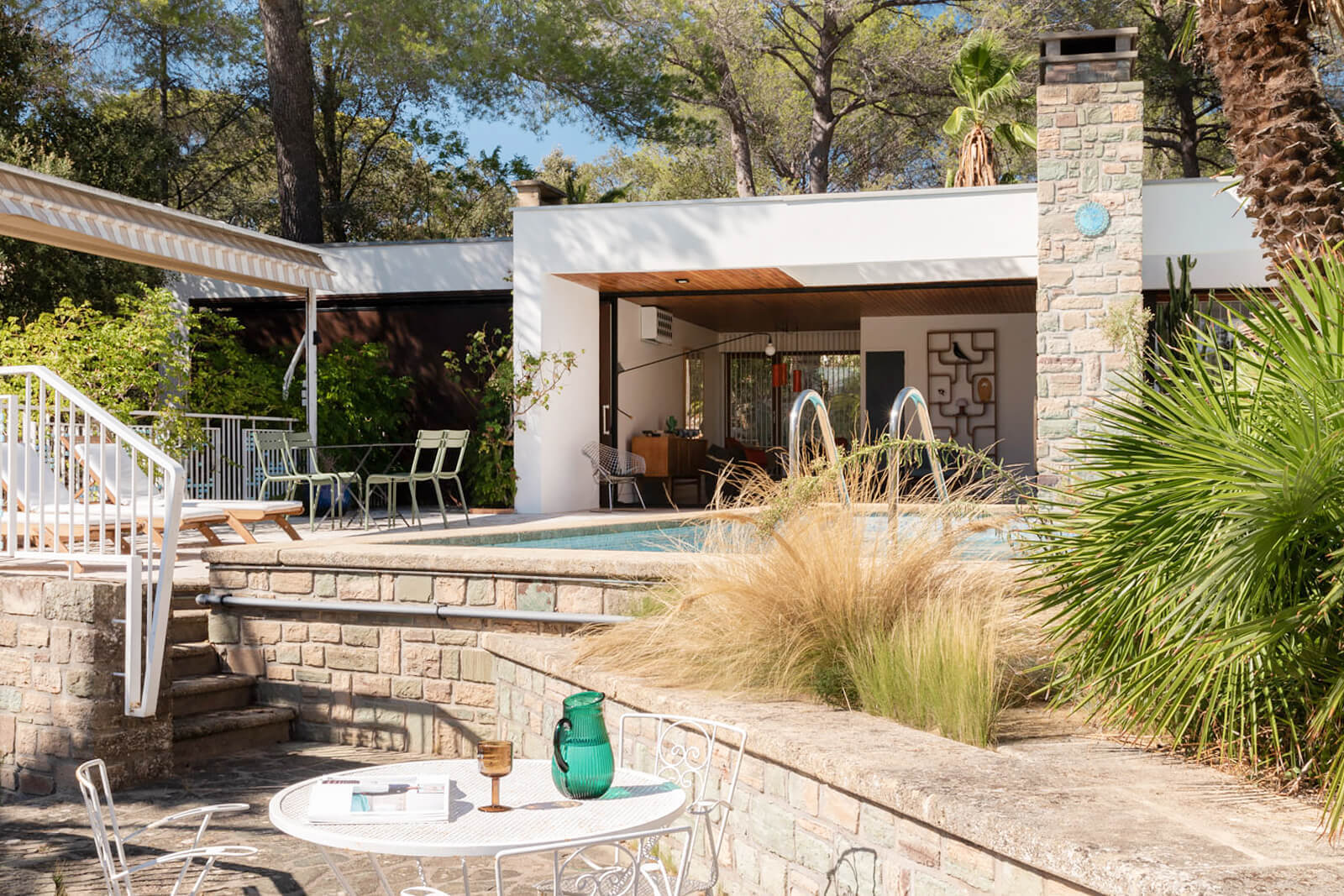maison en style Palm Springs en Provence