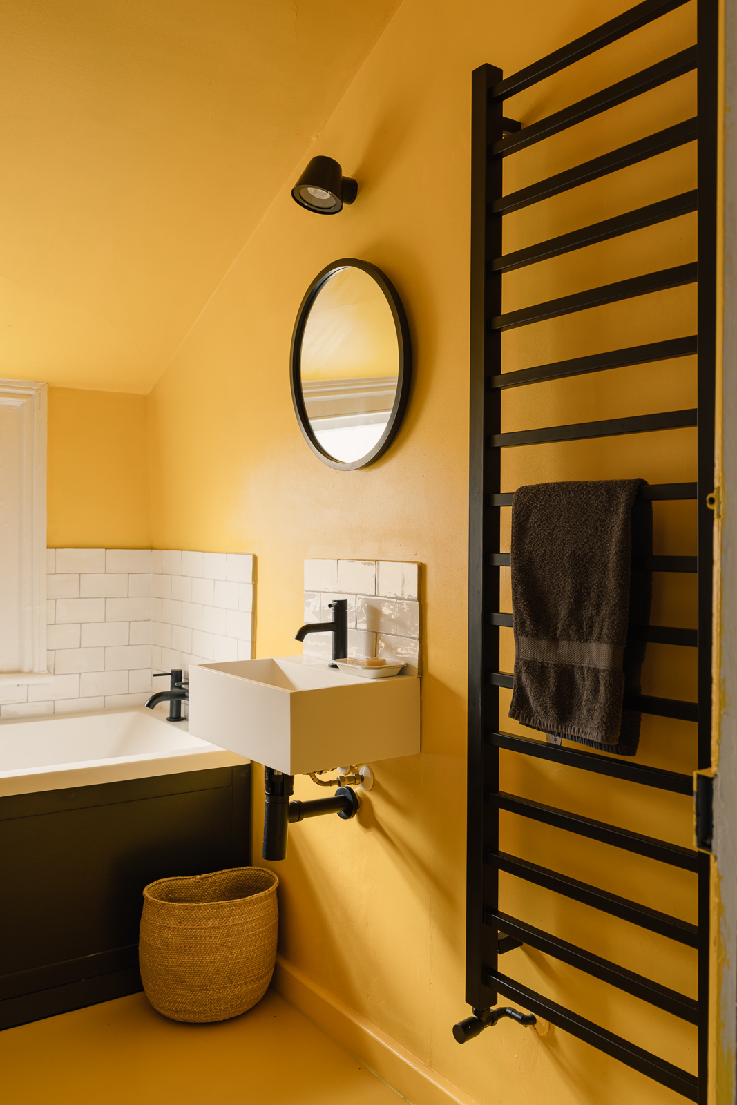 salle de bain jaune salle de bain jaune
