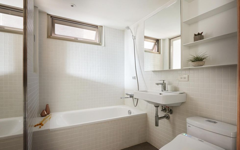 salle de bain design blanche