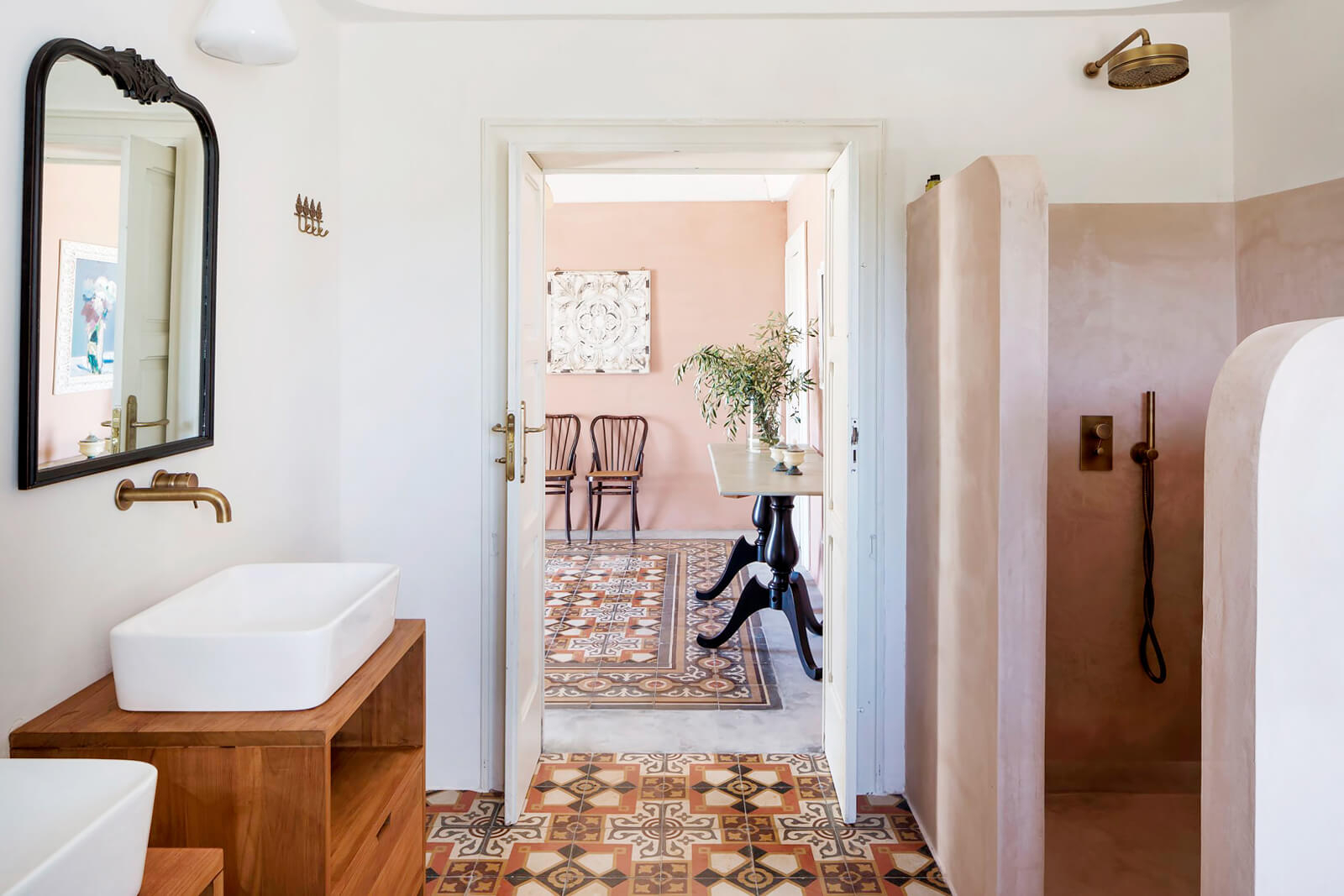 salle de bain avec carreaux de ciment anciens salle de bain avec carreaux de ciment anciens