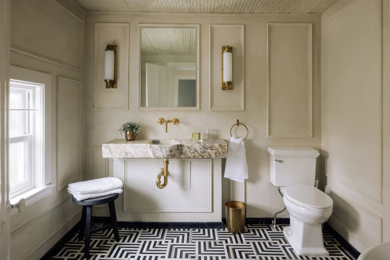 salle de bain vintage maison en bois ancienne salle de bain vintage maison en bois ancienne