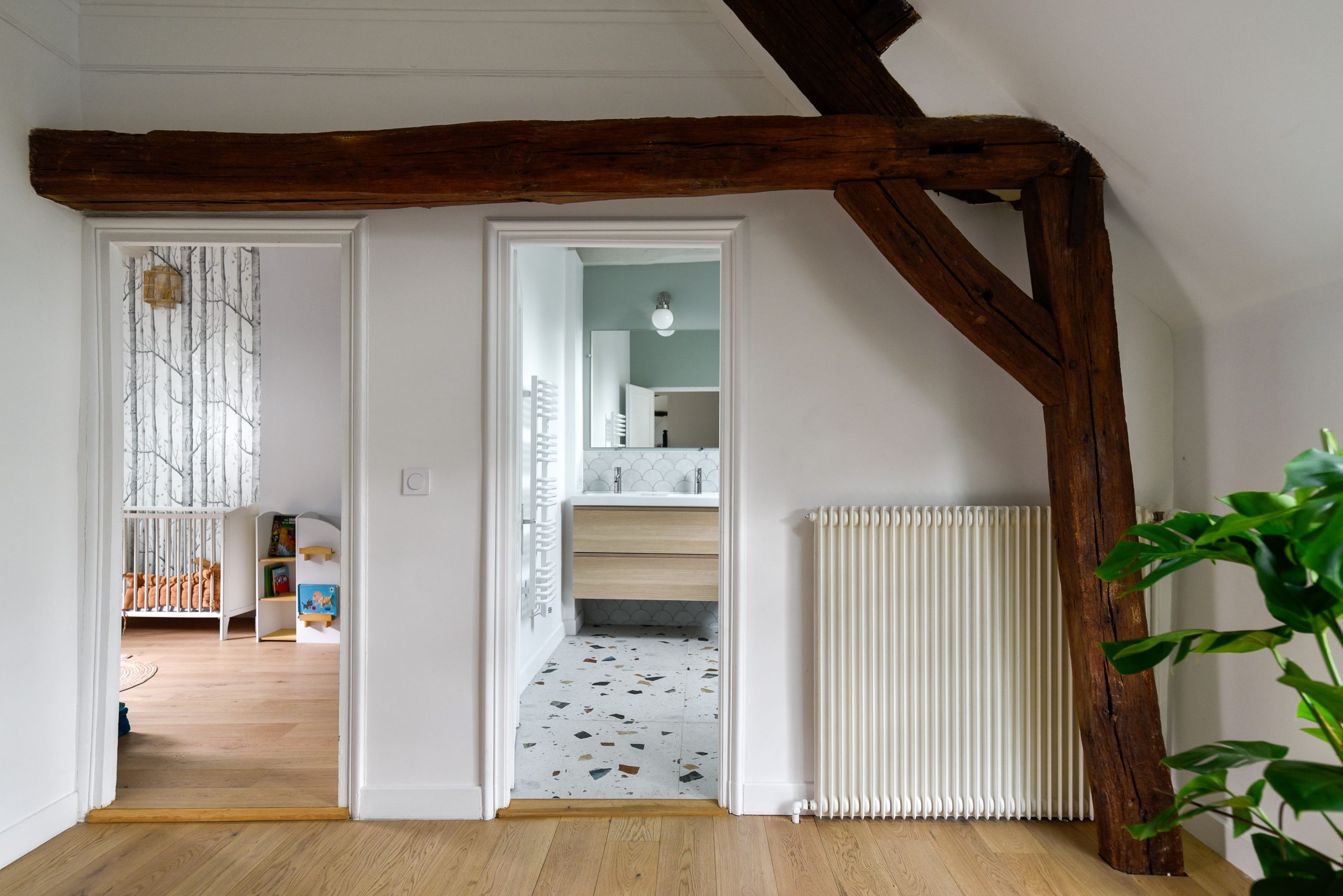 palier avec poutres maison rénovée