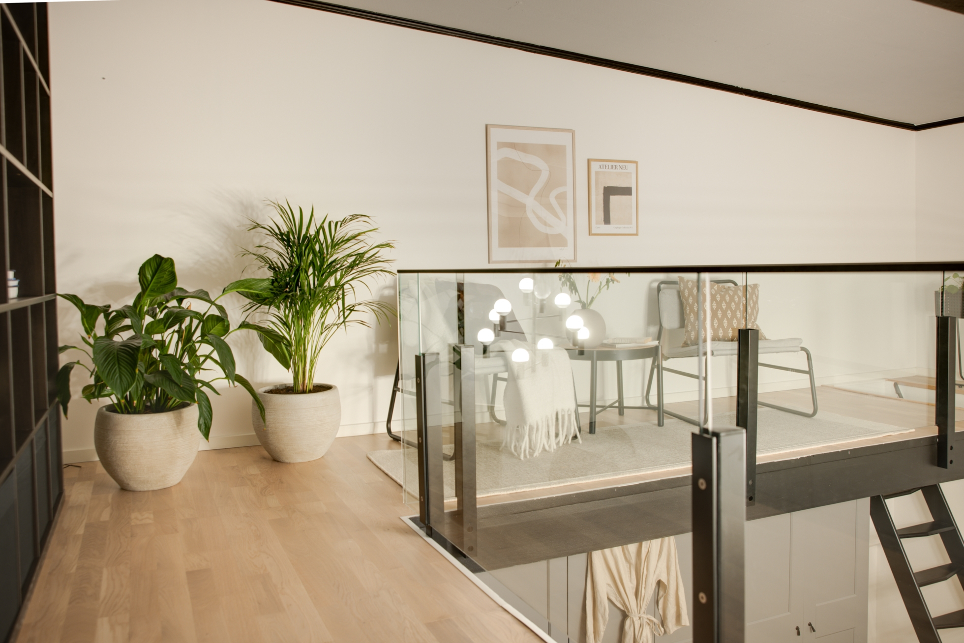 mezzanine avec garde-corps verre