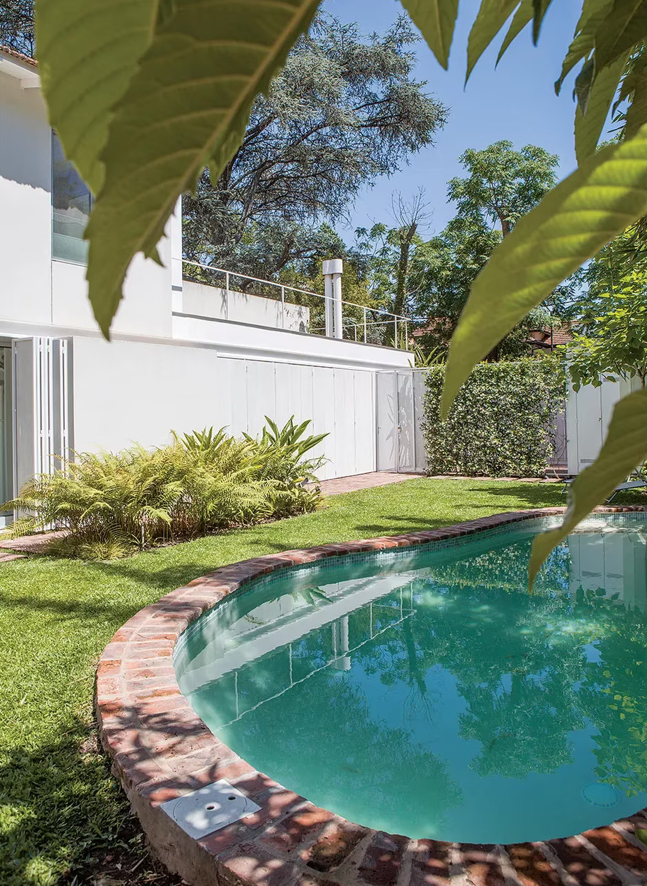 jardin avec piscine maison rénovée en Argentine jardin avec piscine maison rénovée en Argentine