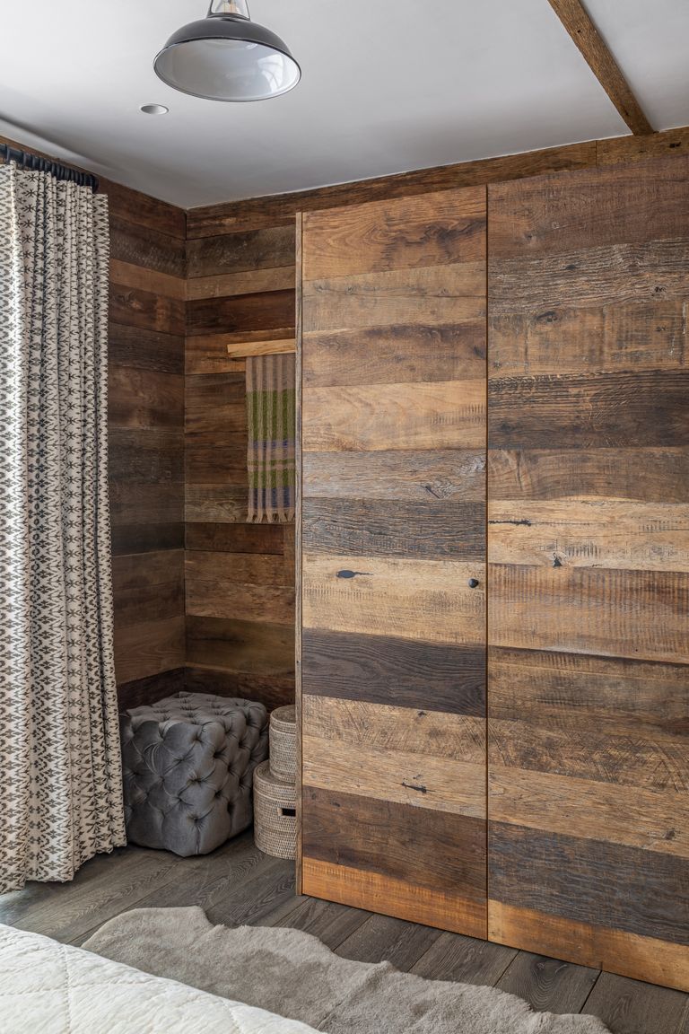 armoire en bois de récupération