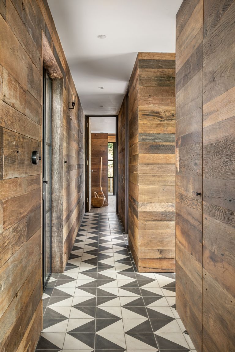 couloir maison en bois