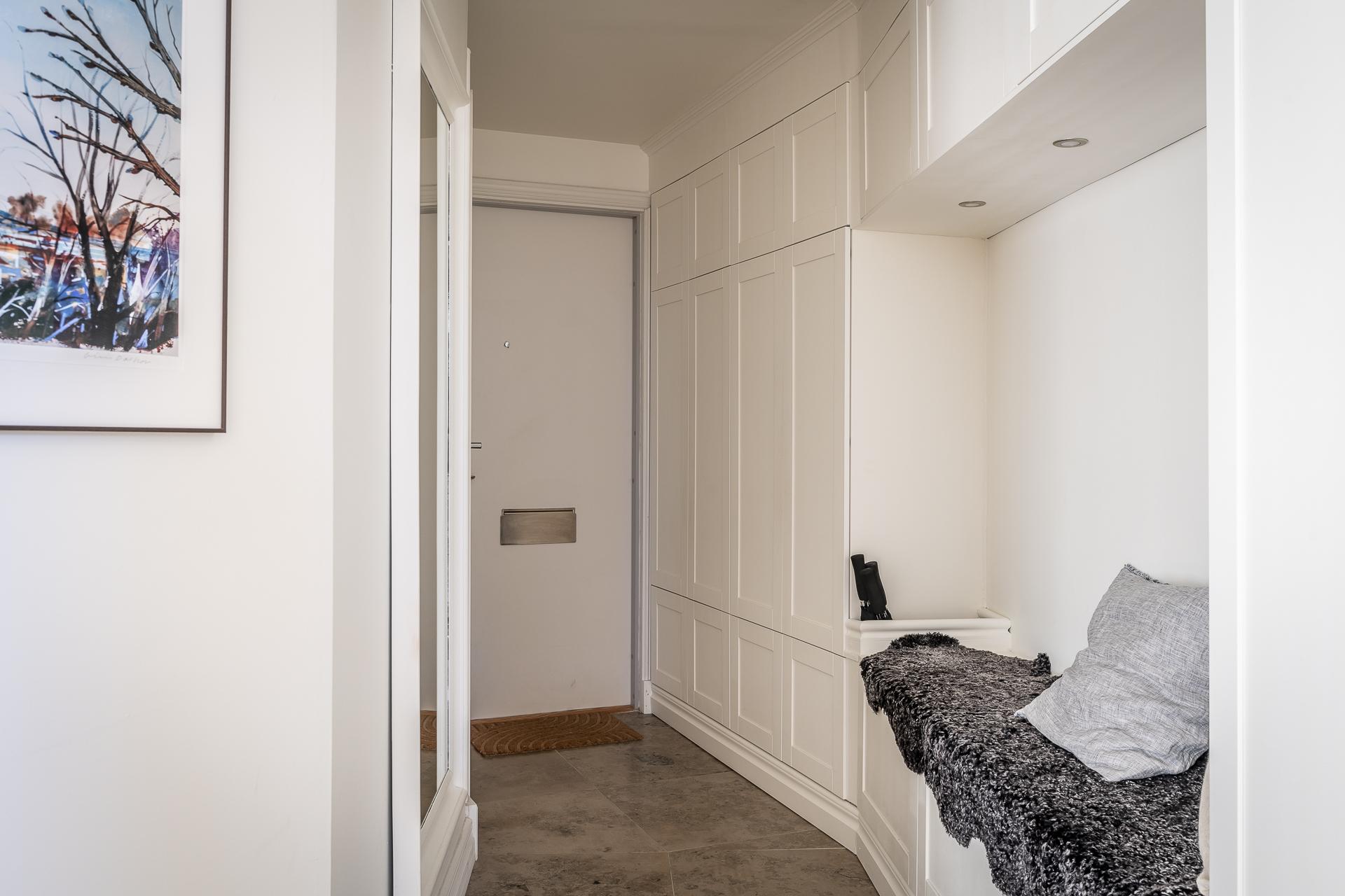 entrée appartement mansardé