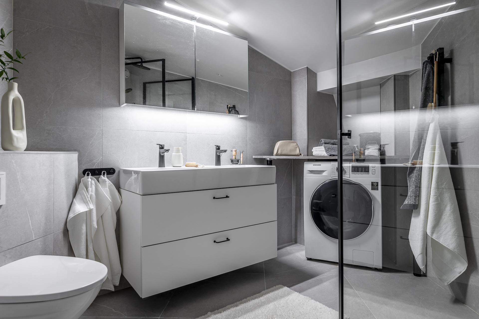 salle de bain design grise