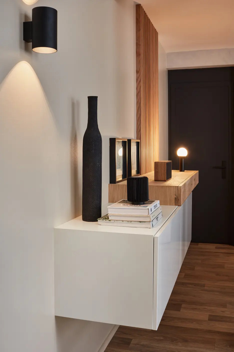 entrée avec console murale