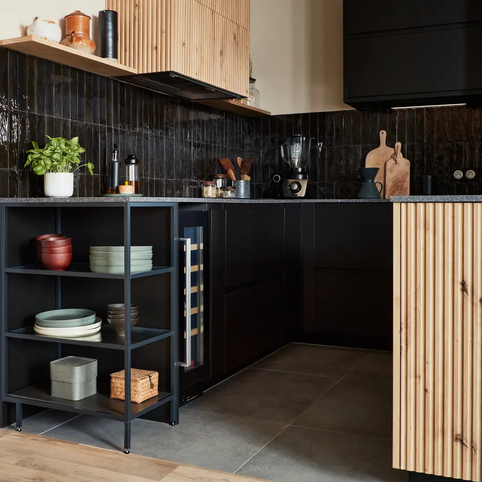 cuisine Leroy Merlin bois et noir