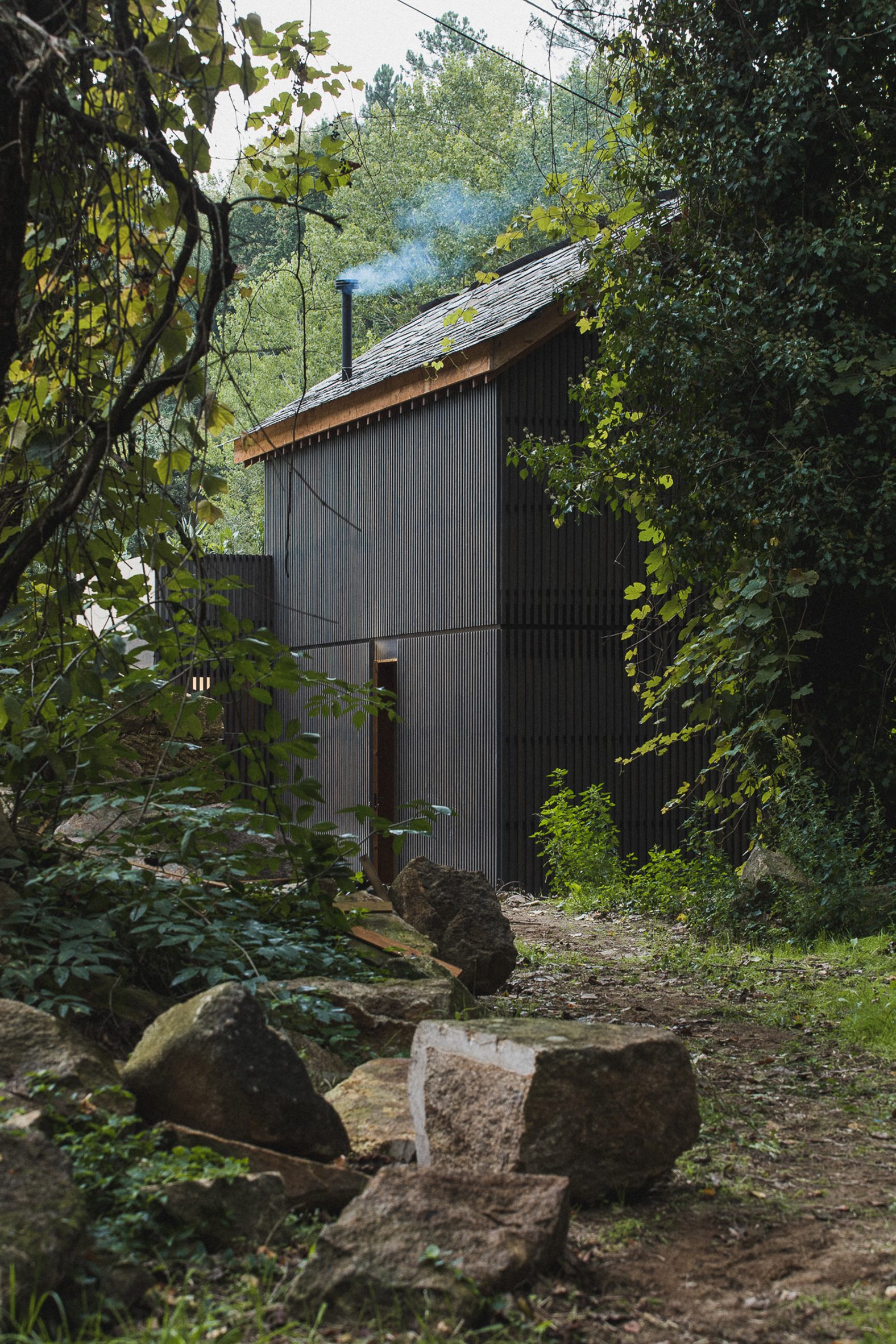 maison contemporaine en bois noir maison contemporaine en bois noir