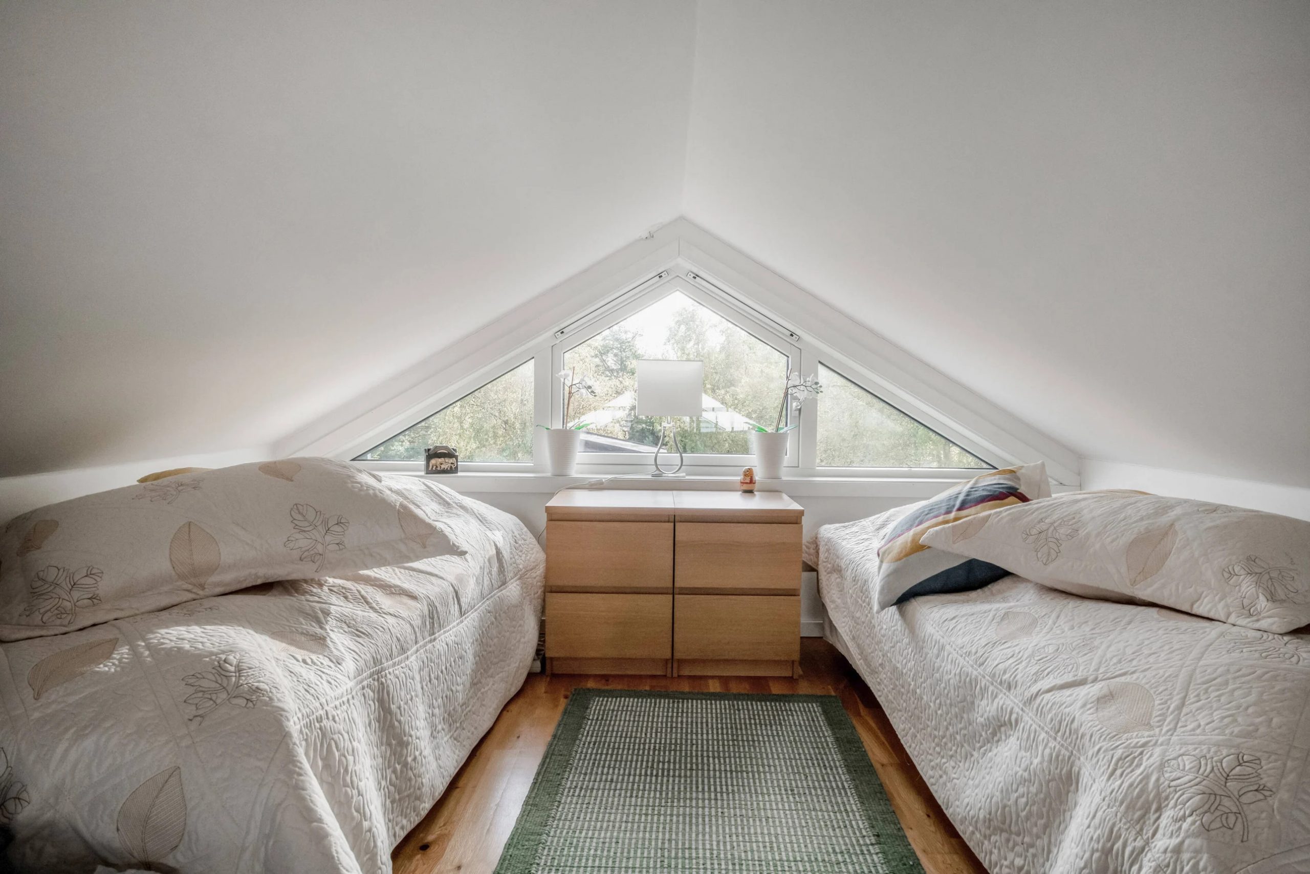 chambre sur mezzanine petite maison de 45m2